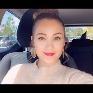 Meet your Posher, Crystal